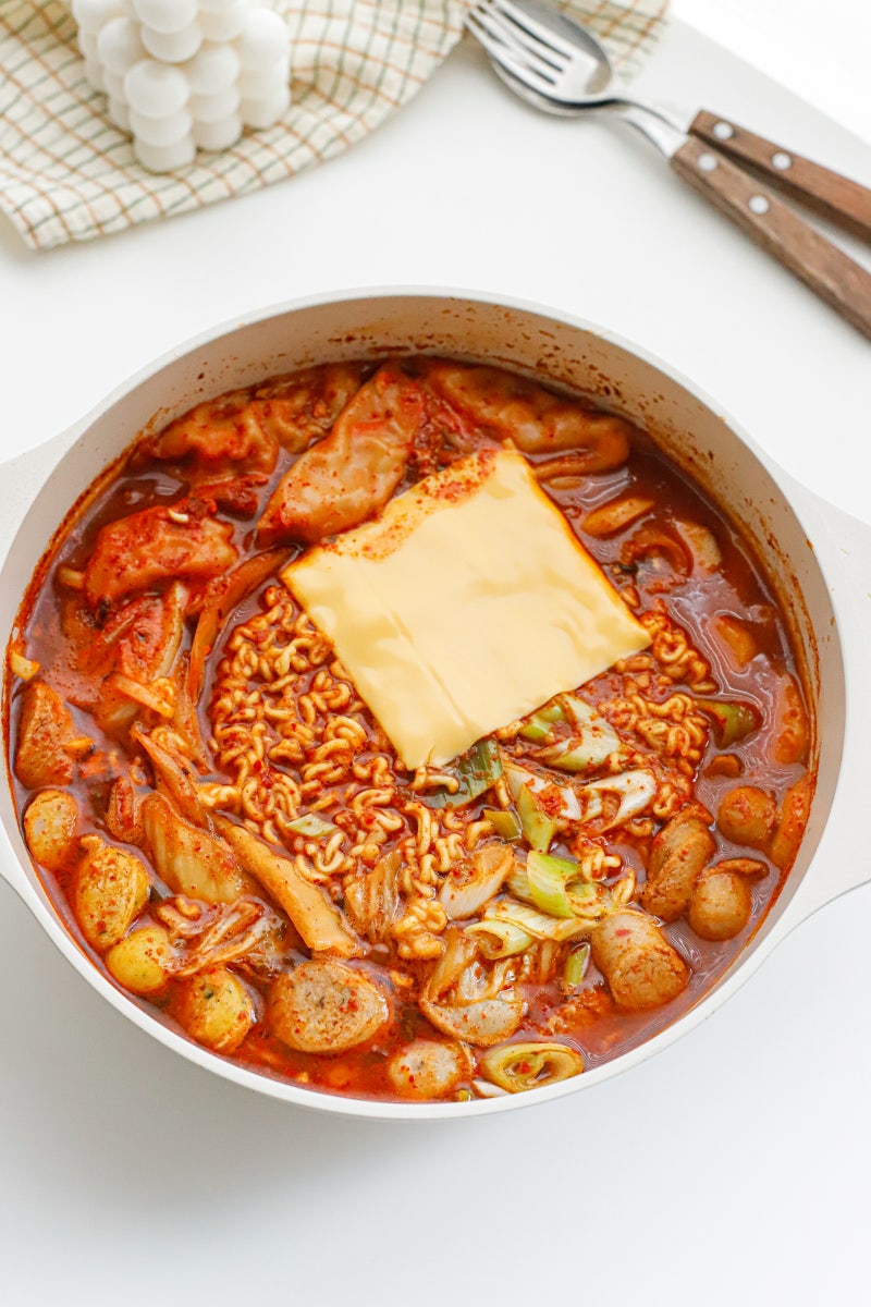 부대찌개 레시피, 부대찌개 양념장만 알면 초간단 / 햄, 재료, 소스, 육수까지!