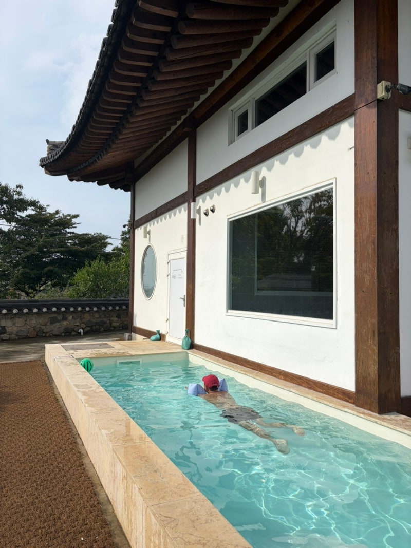 경주 라움 더 한옥 풀빌라 프라이빗한 독채 감성 한옥 풀빌라 최대인원 18인까지 수용가능해 ....