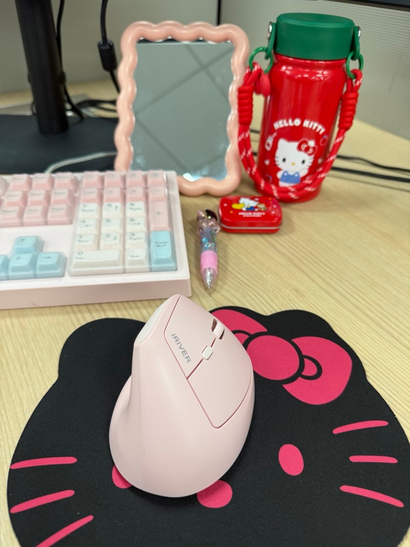 [내돈내산] 작은손 버티컬 마우스 추천 아이리버 핑크 마우스부터 헬로키티까지, 회사 책상 ....