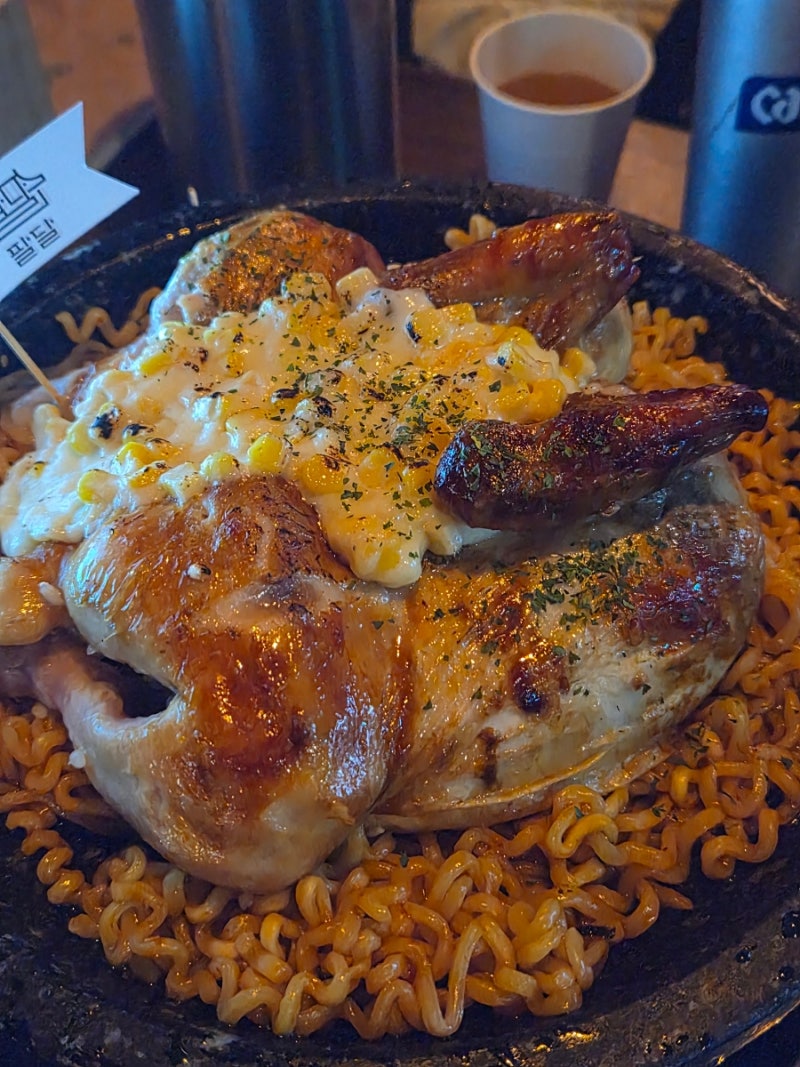 수원 행궁동 맛집 [팔달통닭바베큐] 1시간 30분 웨이팅한 불닭콘치즈 바베큐통닭 후기