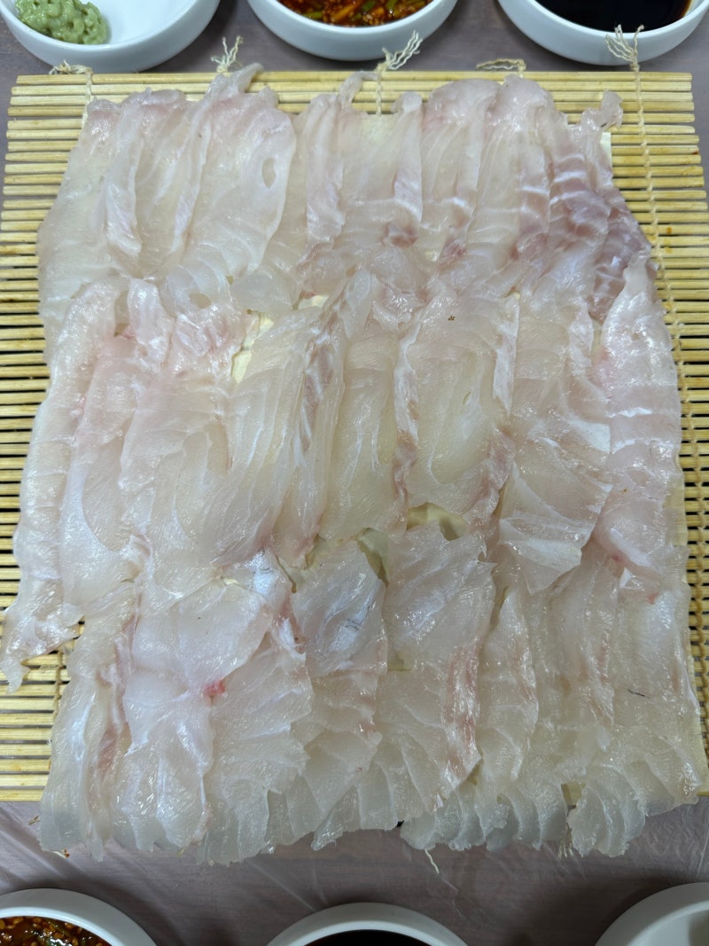 부산 부평동 녹산횟집 자연산 다금바리에 뽀얀 지리