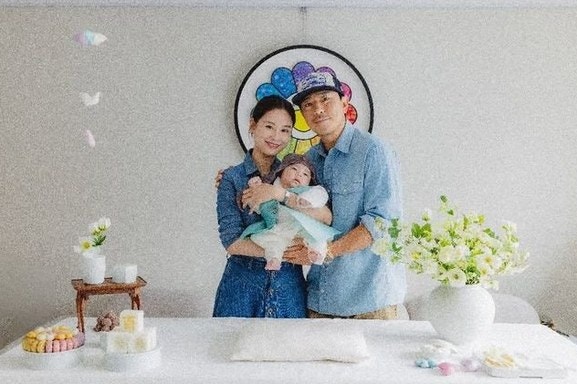 "아들 바보" 된 이시언, 100일 한복 아기 공개…4년 만에 찾은 행복