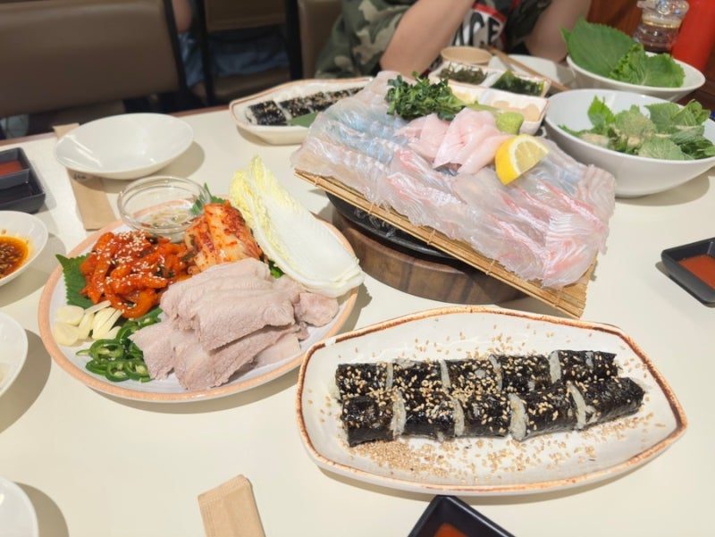 [종각] 종로맛집 대물섬 강민경 광어소금김밥 솔직후기｜숙성광어 보쌈까지