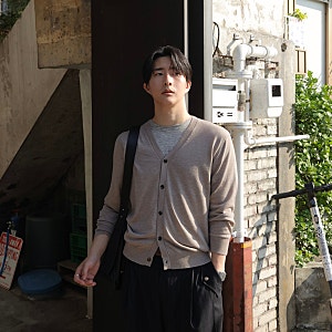 브이넥 남성 가디건 포엣코어 코디, 탑텐 메리노울 가을니트 추천!