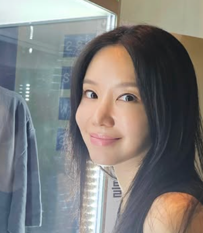 "예전과 다르다?" 김아중 달라진 외모 화제..4년 공백 후 공개된 근황