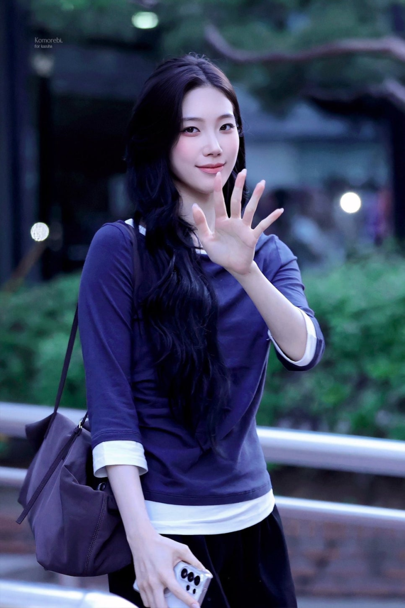 수지인 줄 알았는데 카즈하였다… 수지보다 예쁜 것 같다는 말 나오는 이유, 사복 패션 보니 ....