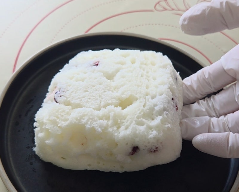 아침에 빵대신 이것드세요! 전자렌지 3분완성! 밀가루설탕없는 요거트쌀빵 정말 촉촉하고 말....