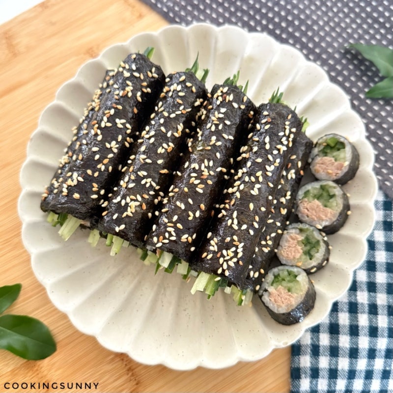 불없이 딱 2가지 재료만 넣어서 정말 쉽고 맛있는 초간단 참치 오이 꼬마김밥 만들기 간단한....