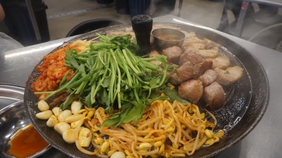 내포고기집 목구멍 예산내포신도시점 직접 구워주는 삼겹살에 미나리 조합 최고
