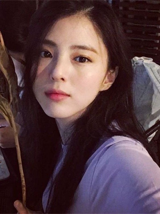 "퇴폐미 원탑 사실 신민아 덕후" 한소희 금발 과사 프로필 나이 키