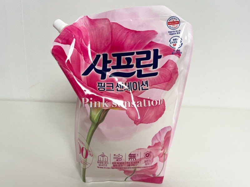 샤프란 섬유유연제 핑크 센세이션 리필 2.1L, 향기와 가성비까지 만족한 세탁 필수템
