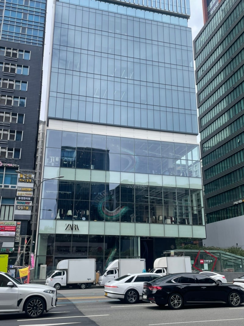 신논현역 자라, 강남역 자라 ZARA 강남 플래그십 스토어 오픈 리뷰 (대형 이무기, 644평, 주차 ....