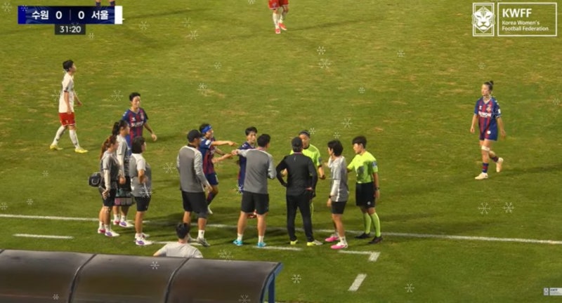 여자 심판이 지소연에게 “생리하나 봐”…은퇴 시즌에 터진 충격 발언, 축구계가 발칵