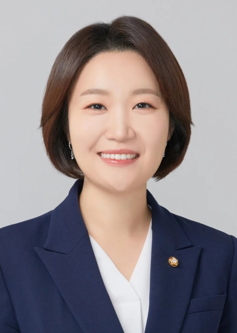 이소영 중소벤처기업부 장관 프로필 고향 학교 이력 국회 의원 결혼 남편 배우자 현직 검사? ....