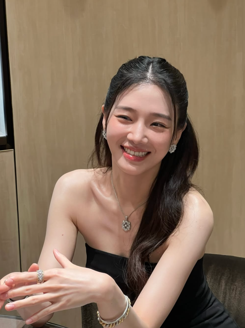 박규영 손이 유독 예뻐 보이는 이유? 손 관리할 때 핸드워시부터 바꿔보세요