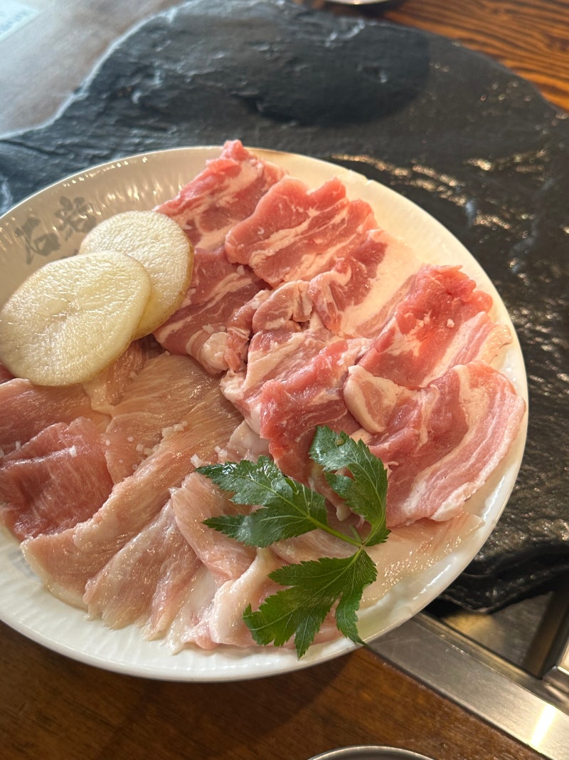 구리고기집 석암생소금구이 돌판에 구워먹는 삼겹살 수택동맛집