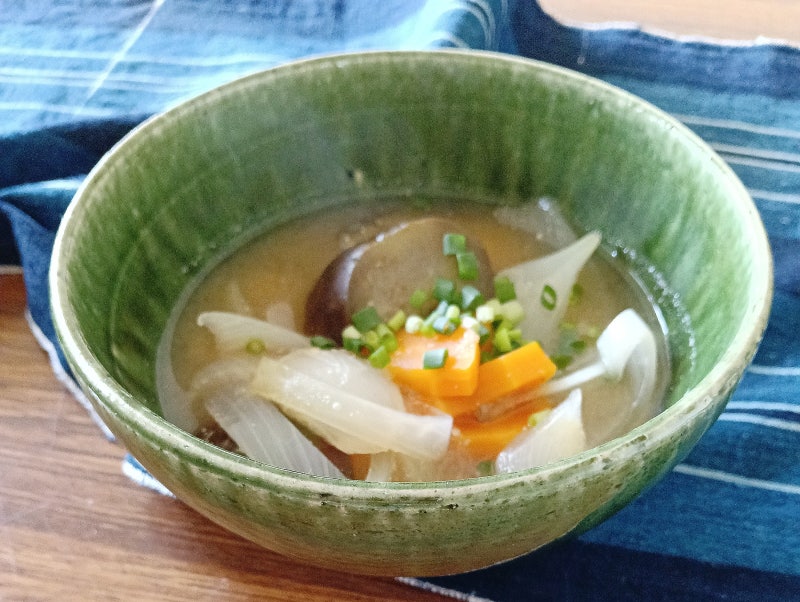가지국 볶은 가지로 만들어 더 맛있는 일본 미소 된장국 레시피 미소시루