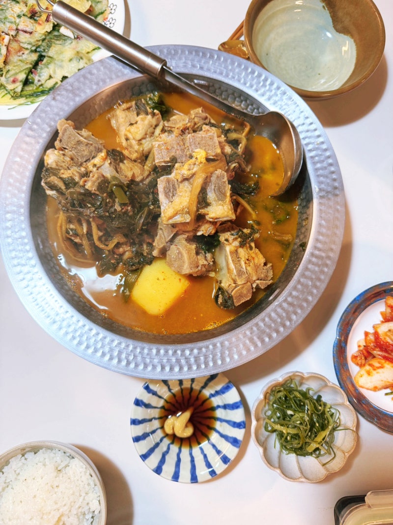 감자탕 레시피 끓이는법 돼지등뼈 요리