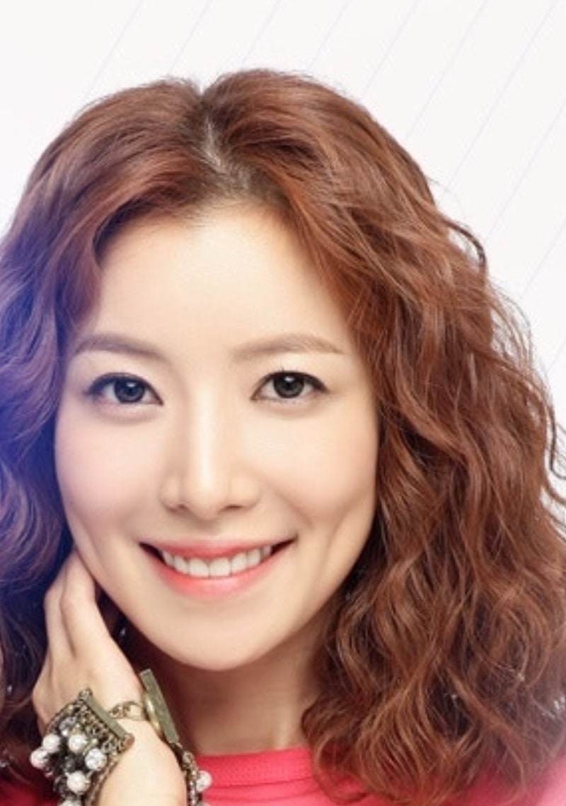 독보적인 아우라 윤세아 나이 프로필: ‘신사의 품격’부터 ‘비밀의 숲’, 그리고 화제의 ....