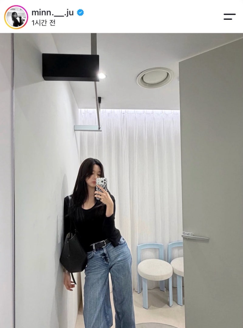 세련된 분위기를 만드는 한 끗 차이! 여자 청바지 벨트 매치 공식