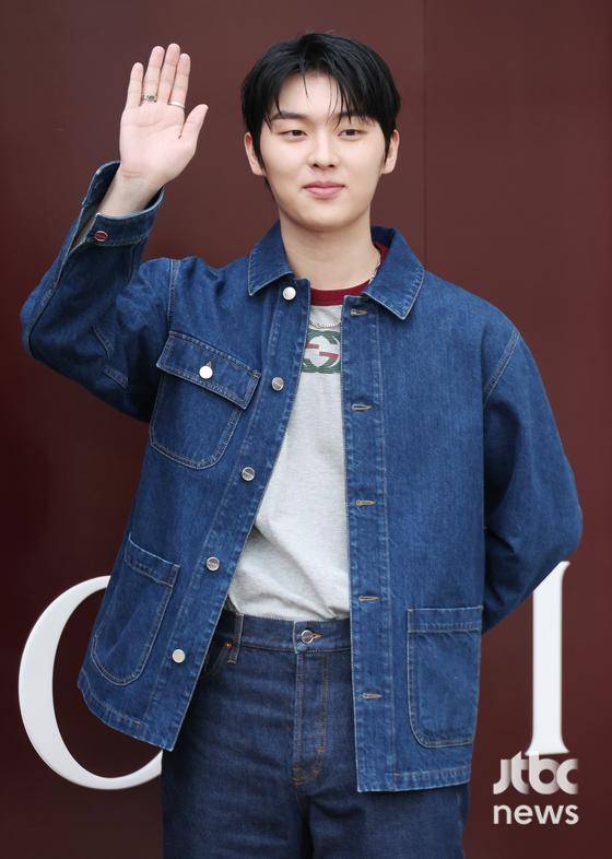 배우 <b>최현욱 만취</b> 라이브 방송