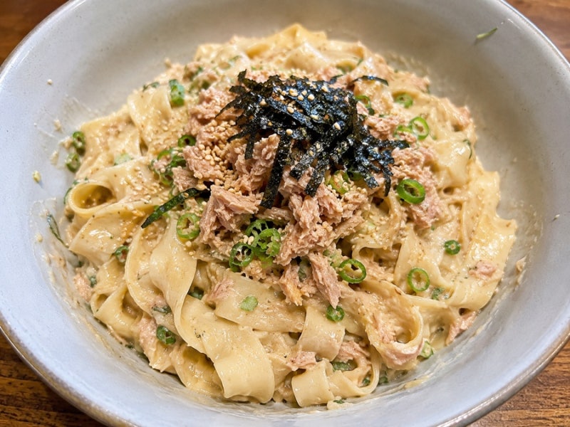 참치캔 하나로 뚝딱! 고소한 참치 비빔 도삭면 초간단 레시피