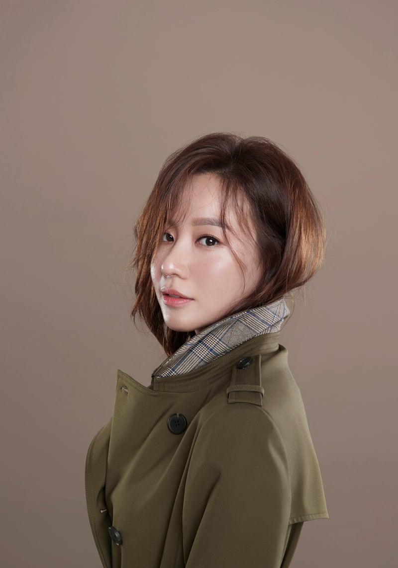 '미녀는 괴로워' 김아중, 4년 만의 근황 사진 한 장에 다들 '깜짝'…40대 맞아?