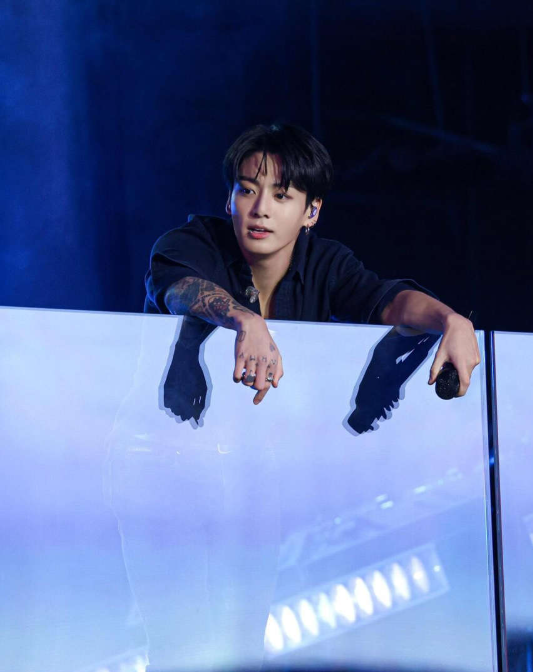 LA 소파이 스타디움 일대 LED 트럭부터 일본 불꽃놀이까지 정국 생일 맞은 해외 팬 서포트...BTS....