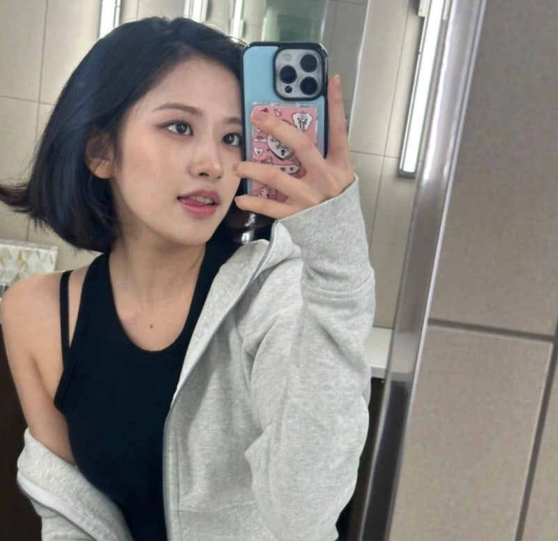 안유진 단발, 세련되면서 여성스러운 분위기를 원한다면