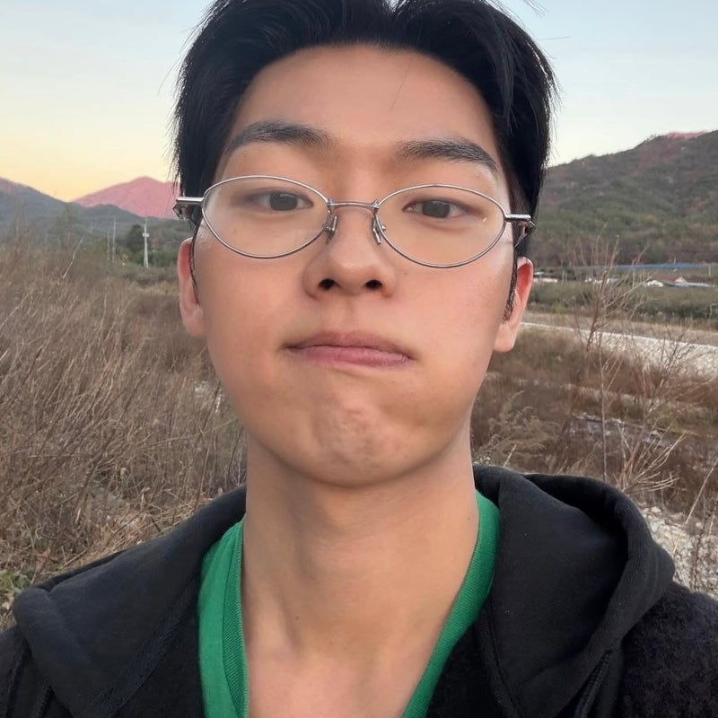최현욱 또 논란? 만취 라이브부터 담배꽁초 투기까지, 과거 이슈 총정리