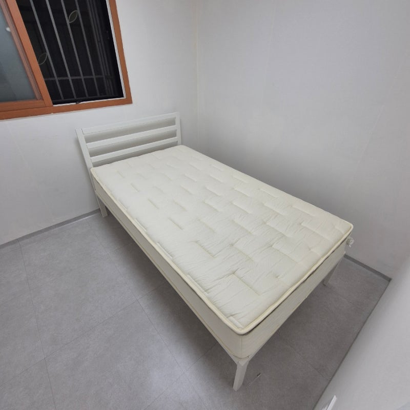 오늘의집 1500H 철제 침대 프레임 지누스 얼티마 하이브리드 스프링 매트리스 슈퍼싱글침대 ....