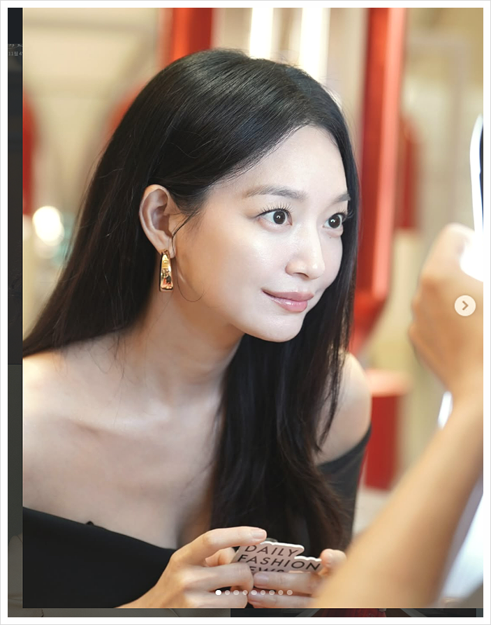 예뻐서 다시 본 신민아 루이비통 가방 패션