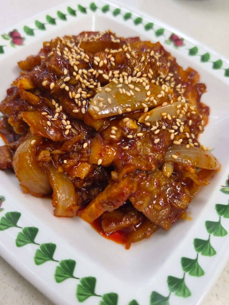 동인동 갈비찜 스타일 매콤삼겹볶음!! (feat. 어썸식탁 어썸테이블 님 레시피)