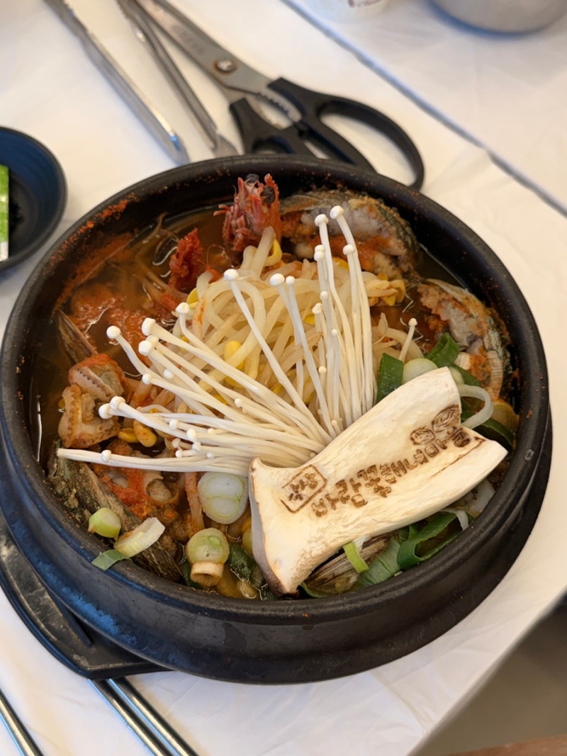 [양양맛집] 양양 쏠비치 근처 맛집, 줄서서 먹는 전복 해물 뚝배기집 ‘낙산 바람꽃 해녀마을....