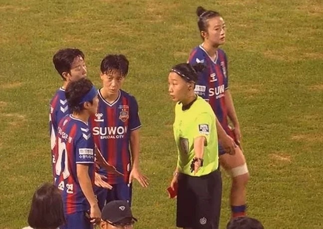지소연의 항의 "그런 말 하면 징계감"... 심판 무선에서 나온 '걸스데이'의 충격적 의미 (걸그....