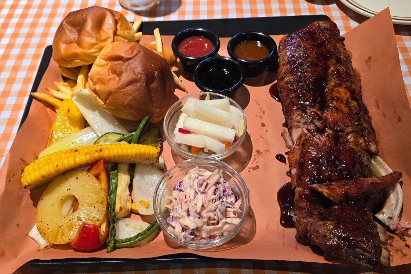 압구정 다이닝 펍 서울 텍사스바베큐 맛집 맥주한잔 하기 좋은 훈연실 신사