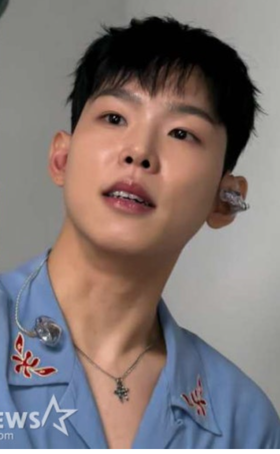 폴킴, 결혼 후 반전 근황 쌍꺼풀 선명해졌다고? 성형 의혹 나온 최근 셀카 공개