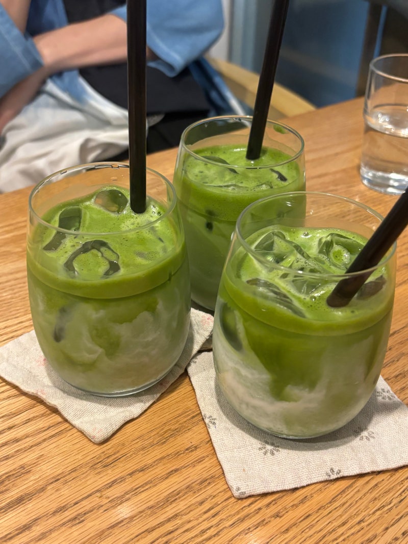 차이나타운 HDB 사이에 숨겨진 카페｜싱가포르 Spring Coffee 말차 & 치즈케이크 맛집