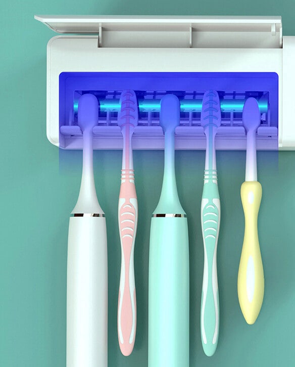 칫솔 살균기 효과 있을까? | 부산 수영구 이안치과가 알려주는 UV 살균기의 진실