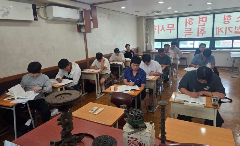 수원 현대 중장비 전문 학원 [지게차,굴착기 자격증으로 취업]