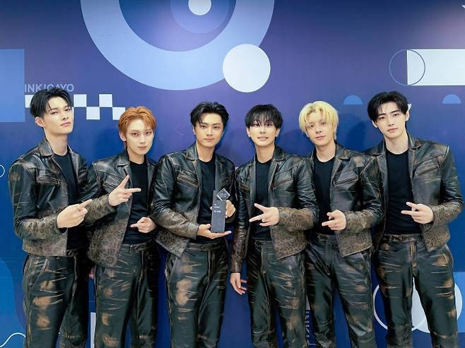 엔하이픈 미국 빌보드 200 첫 1위