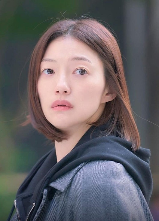 "7년째 솔로" 홀로 술 마시다 눈물... 배우 이엘이 털어놓은 40대 현실 고백