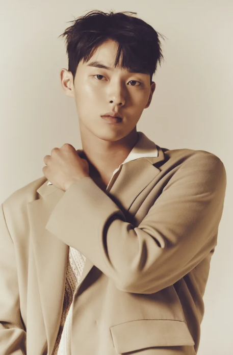 최현욱 프로필 논란 총정리 담배꽁초 어린이 시타자 시구 논란 아침 취중 라이브까지