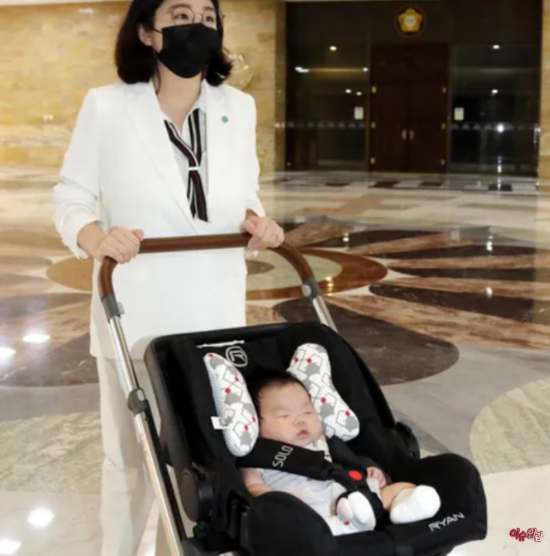 용혜인 위원 흰머리 진짜 이유가 뭘까? 성평등가족부 장관 후보자 나이 고향 학력 프로필 총....