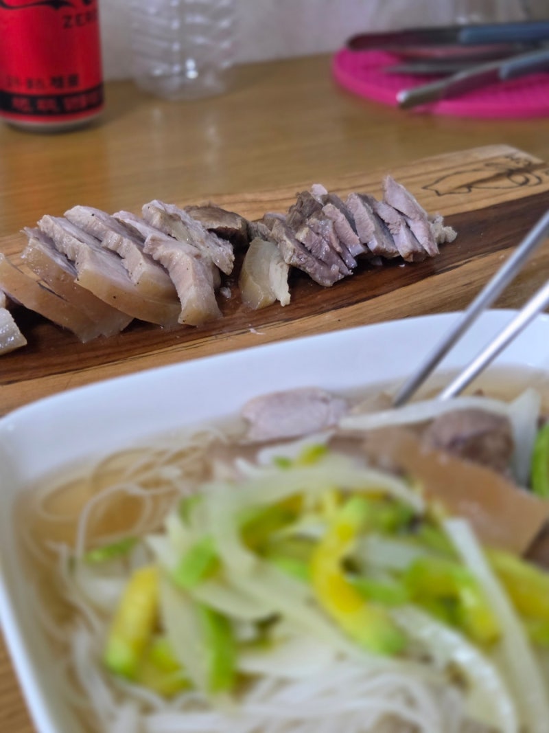 제주여행 빠질 수 없는 멸치 고기 국수 "멸고" 만들기