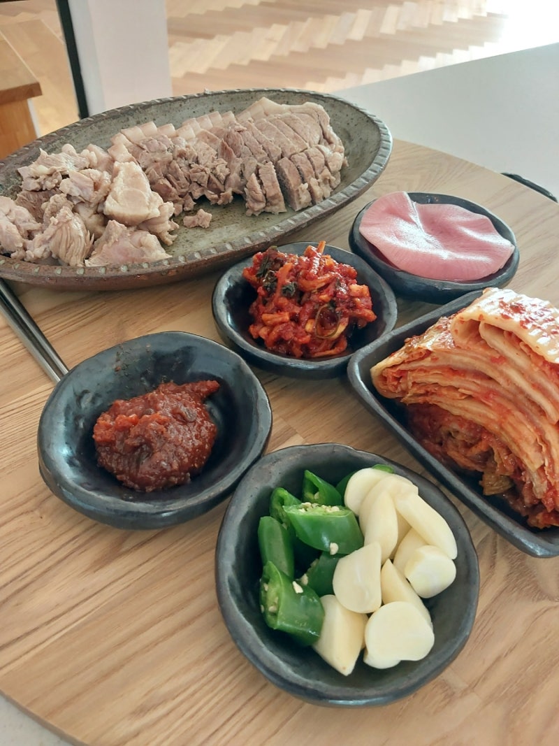 돼지고기 수육 삶는법｜잡내 없이 부드럽게, 초간단 수육 레시피 | 수육 만드는 방법