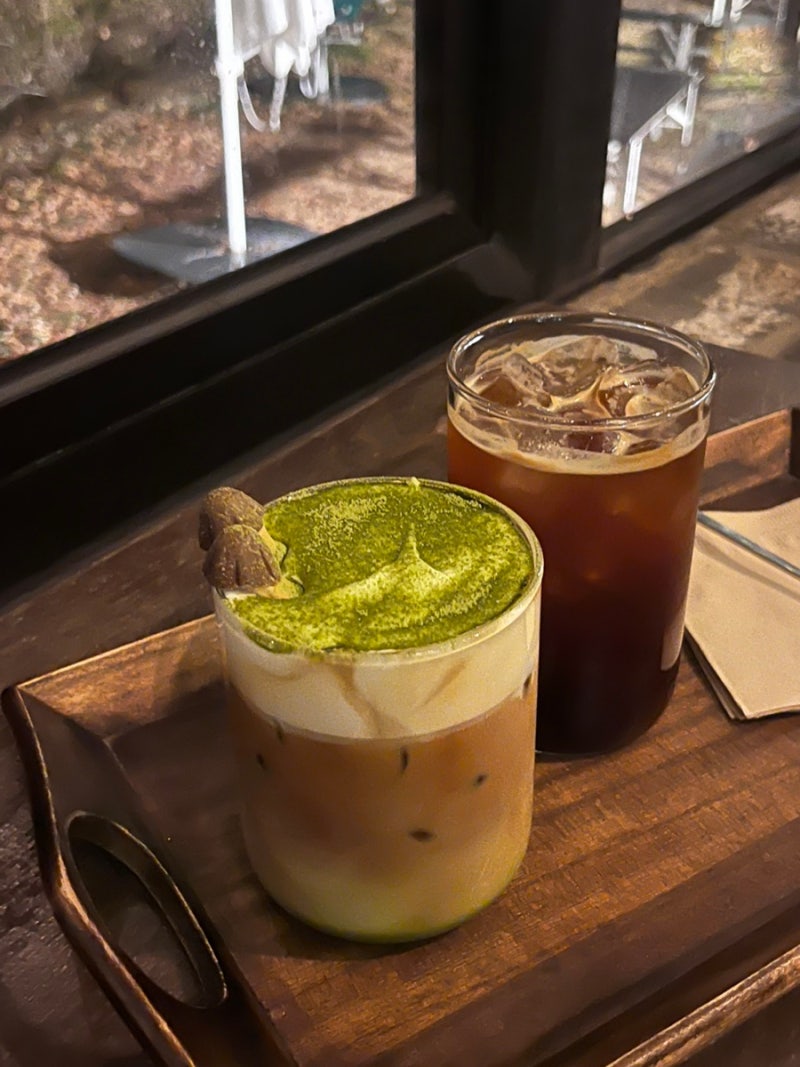 [부산/사하구] 괴정동 카페 만디 cafe mandi｜크리스마스 분위기 가득한 예쁜 감성카페 (but 경사....