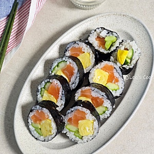 연어김밥 만들기 연어김초밥 소스 간단 후토마끼 레시피