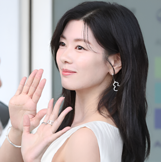 "한예종 수석 입학 로코퀸, 넷플릭스 '딜러' 차기작까지..." 정소민의 근황 및 프로필!