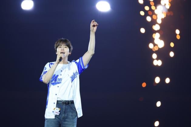 규현, 대만 타이베이 돔 달궜다… 프로야구 라쿠텐 몽키스 초청 공연 성황리 마무리